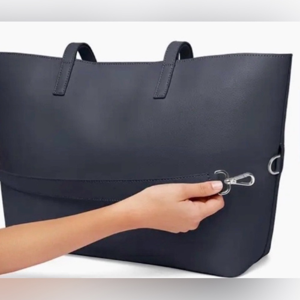 AWAY travel Latitude Large Black Leather Tote Bag - Picture 4 of 8
